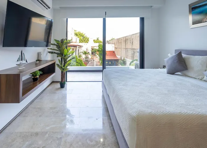 Modernos Estudios A Pasos De La 5ta Av Pool View - By Yeah